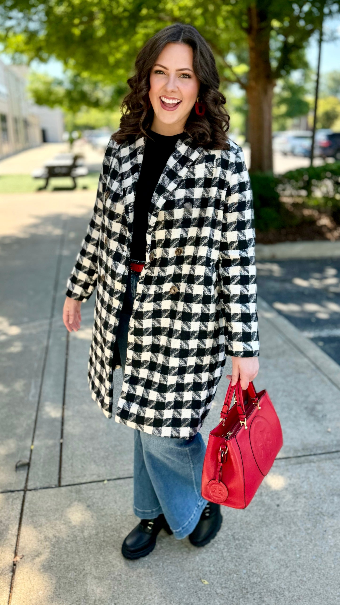 Chic Chicago Button Up Coat - Black & White