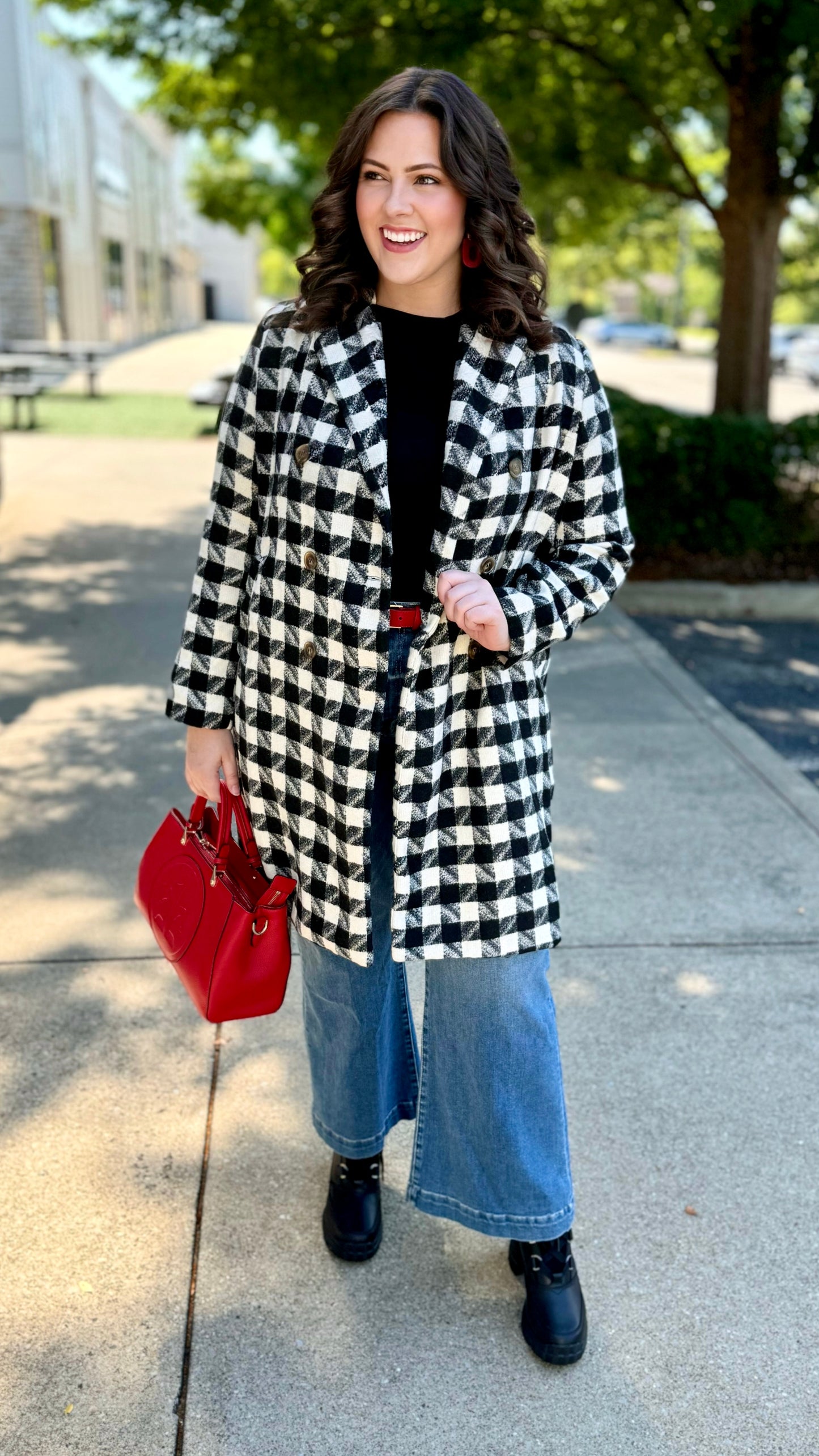 Chic Chicago Button Up Coat - Black & White