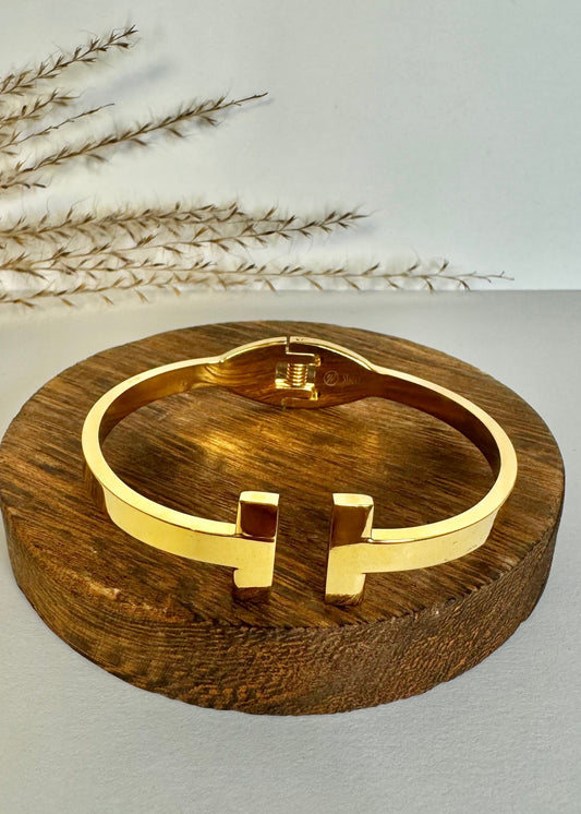 T Bracelet - Gold